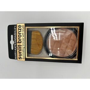 Mary-Kate and Ashley Sunlit Bronze Illuminating Bronzer with Brush‎ New